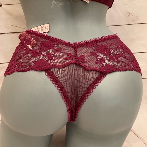 Victoria Secret Lingerie Set - Picture 6 of 7